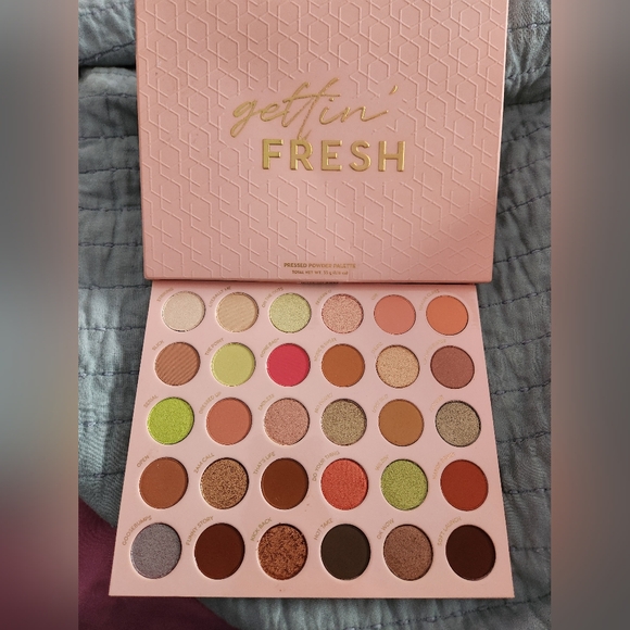 ColourPop Eyeshadow Palette Collection - Picture 3 of 14